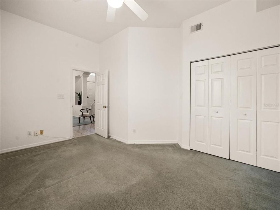 合同活跃: $785,000 (5 贝兹, 3 浴室, 3251 平方英尺)