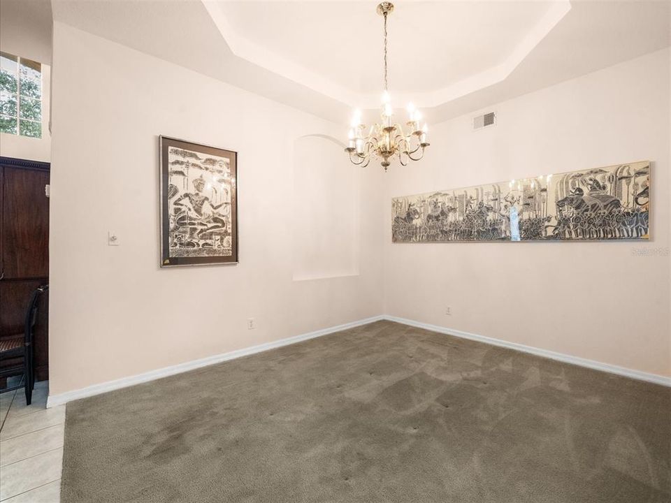 合同活跃: $785,000 (5 贝兹, 3 浴室, 3251 平方英尺)