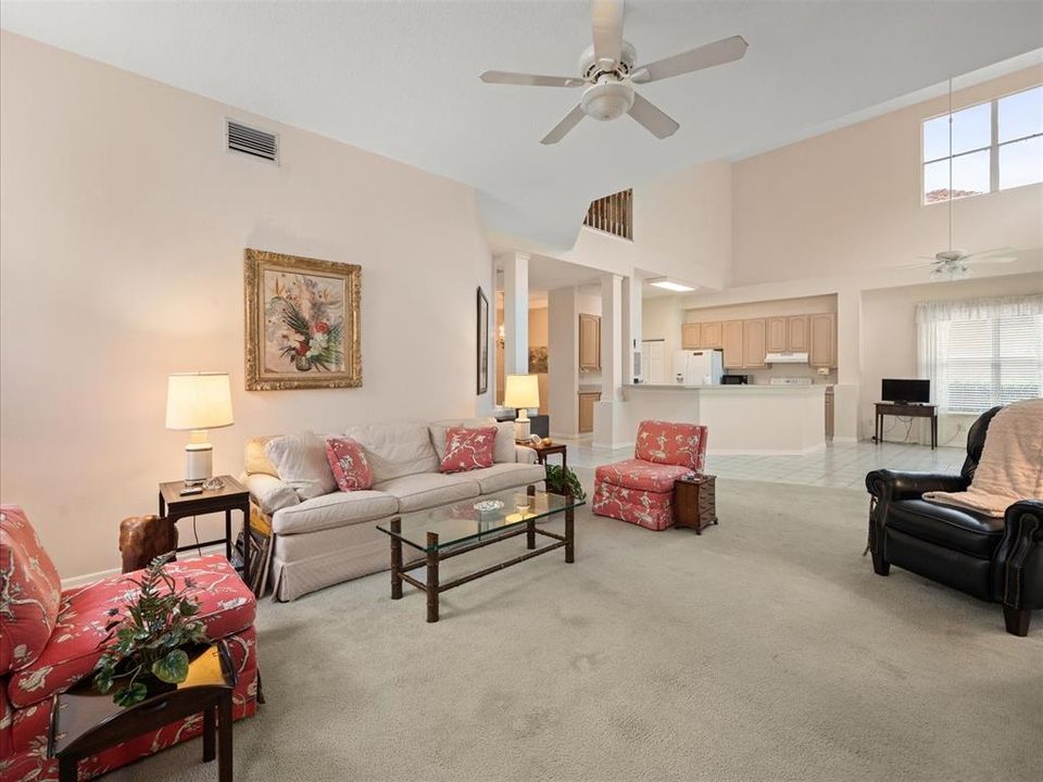 合同活跃: $785,000 (5 贝兹, 3 浴室, 3251 平方英尺)