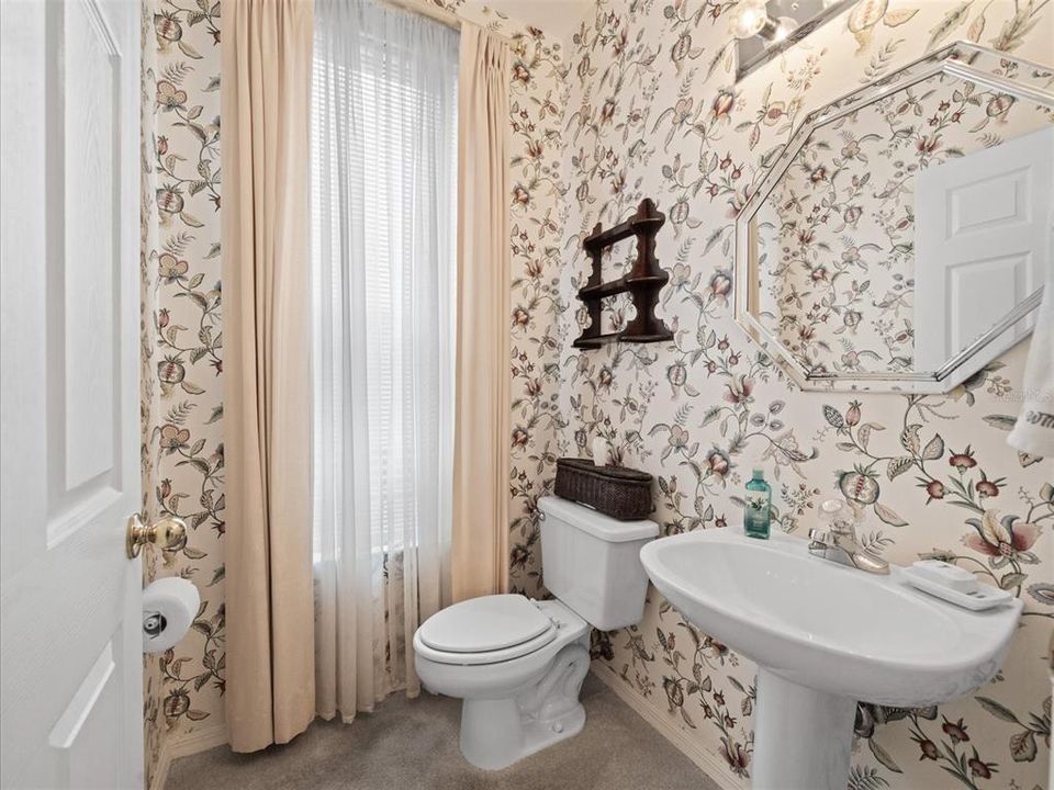 合同活跃: $785,000 (5 贝兹, 3 浴室, 3251 平方英尺)