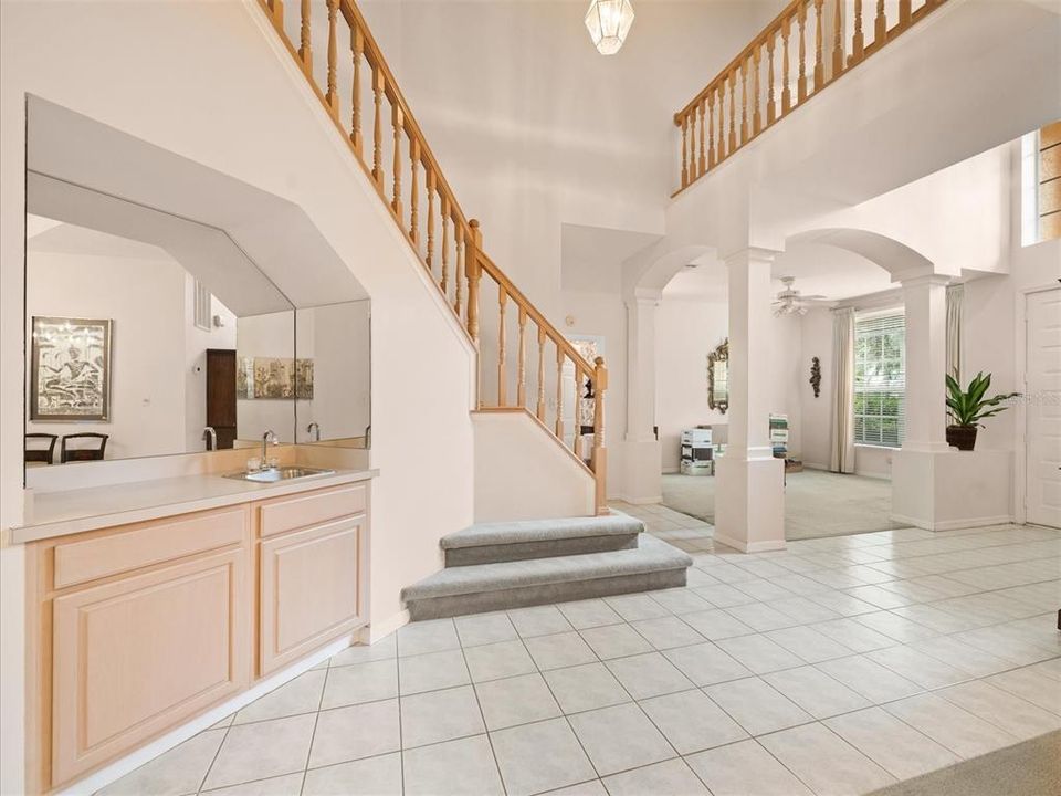 合同活跃: $785,000 (5 贝兹, 3 浴室, 3251 平方英尺)