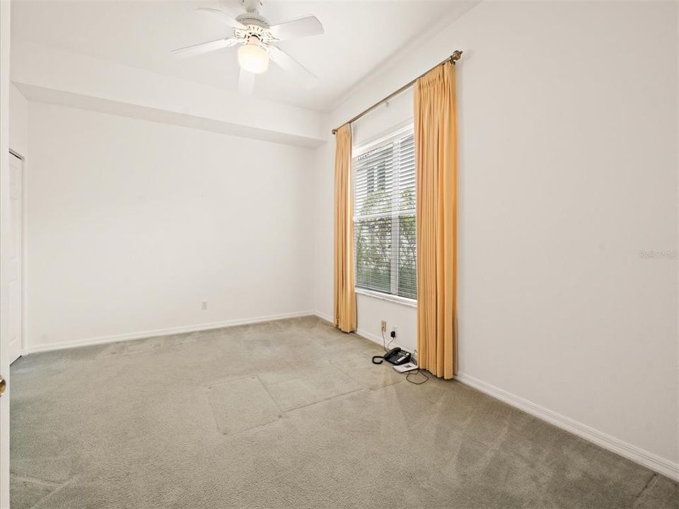 合同活跃: $785,000 (5 贝兹, 3 浴室, 3251 平方英尺)