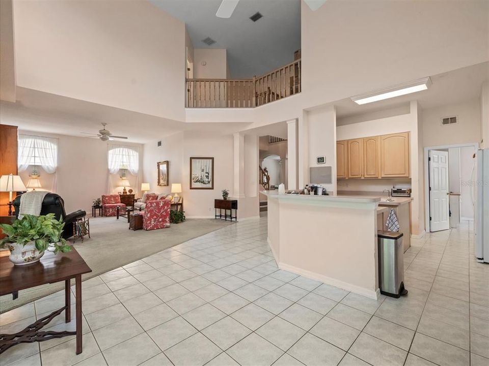 合同活跃: $785,000 (5 贝兹, 3 浴室, 3251 平方英尺)