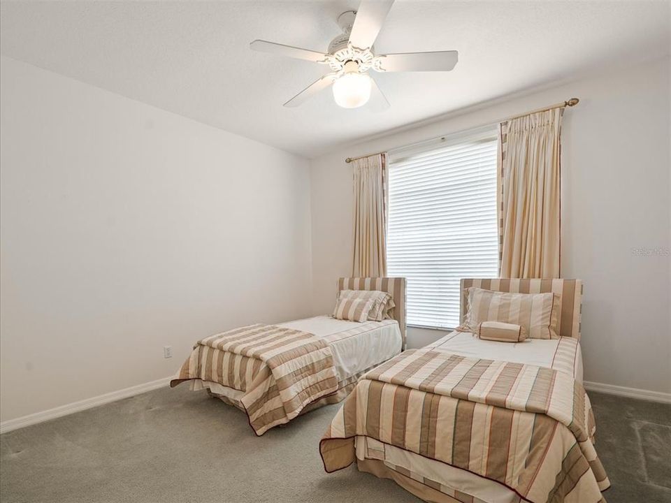 合同活跃: $785,000 (5 贝兹, 3 浴室, 3251 平方英尺)