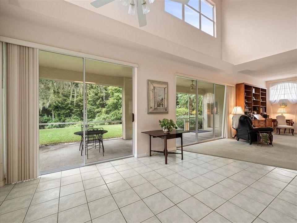 合同活跃: $785,000 (5 贝兹, 3 浴室, 3251 平方英尺)