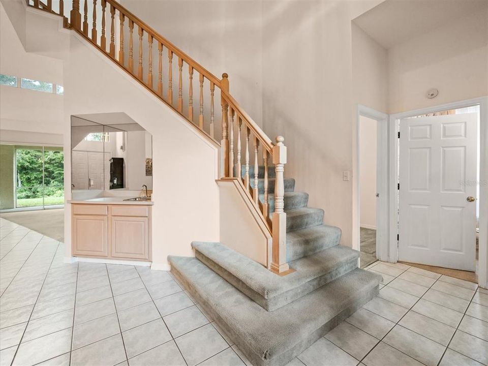 合同活跃: $785,000 (5 贝兹, 3 浴室, 3251 平方英尺)