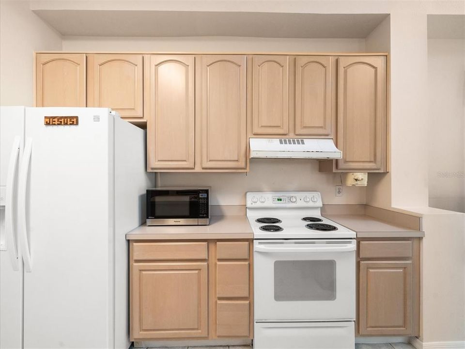 合同活跃: $785,000 (5 贝兹, 3 浴室, 3251 平方英尺)