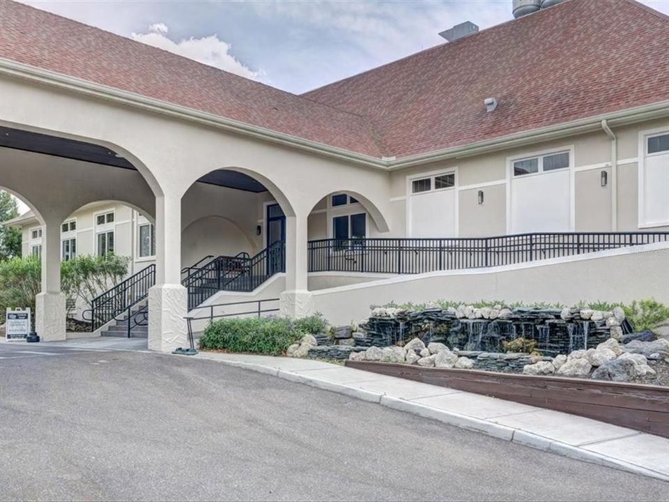 合同活跃: $785,000 (5 贝兹, 3 浴室, 3251 平方英尺)