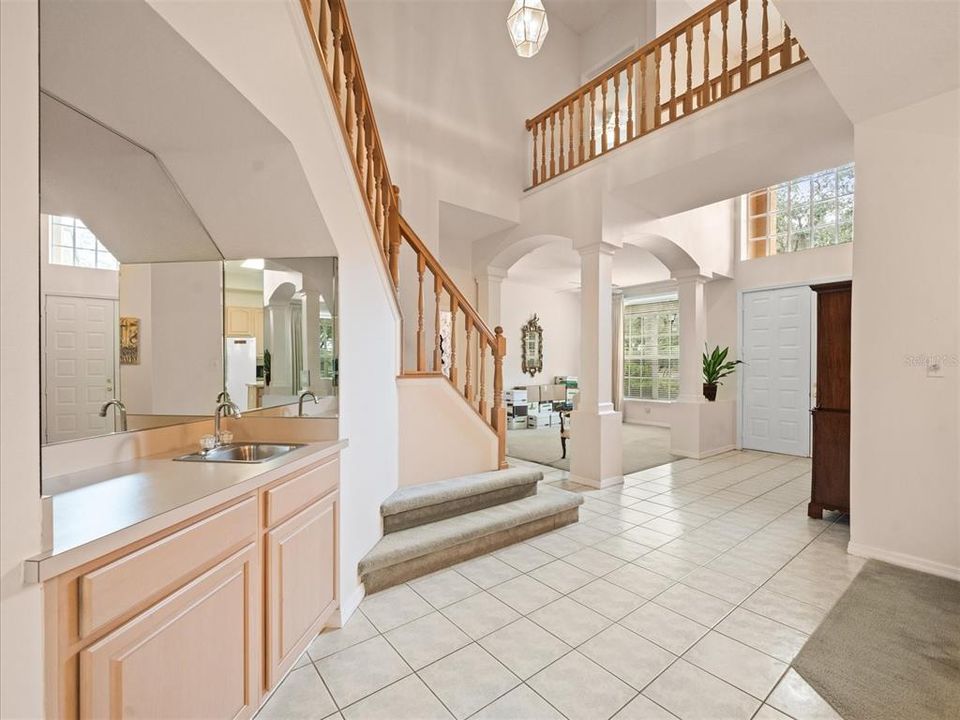 合同活跃: $785,000 (5 贝兹, 3 浴室, 3251 平方英尺)