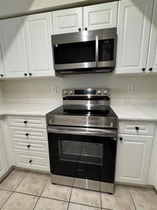 For Rent: $2,750 (3 beds, 2 baths, 1451 Square Feet)