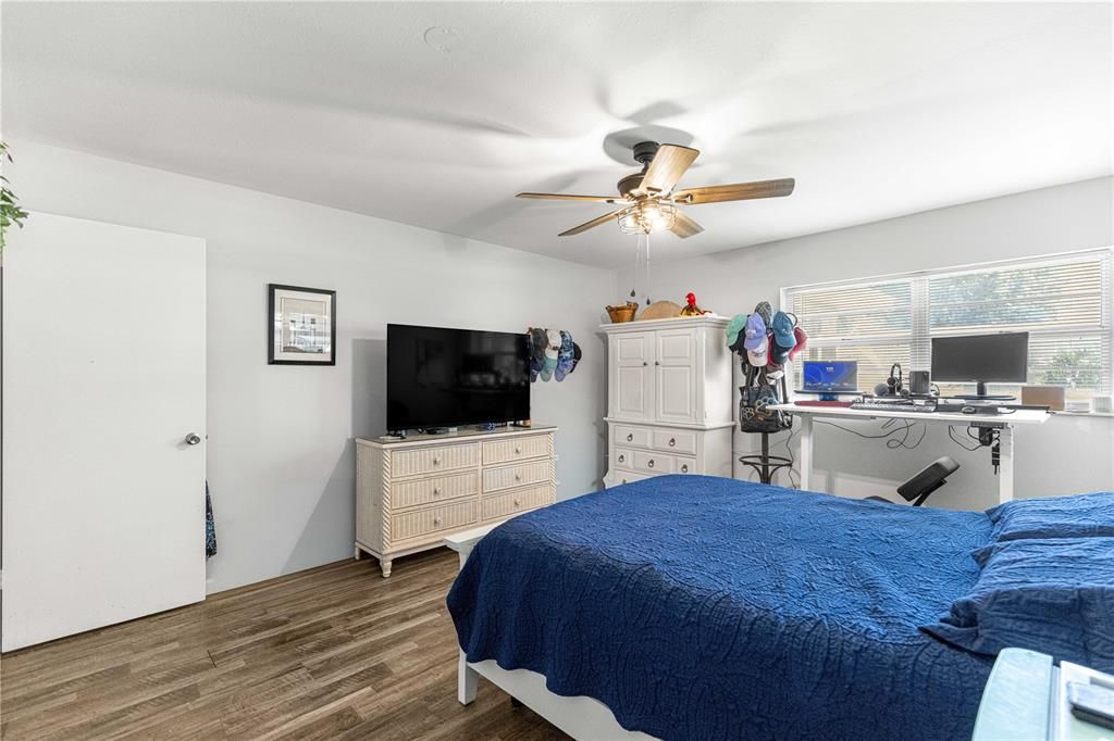 For Sale: $239,000 (2 beds, 2 baths, 1676 Square Feet)