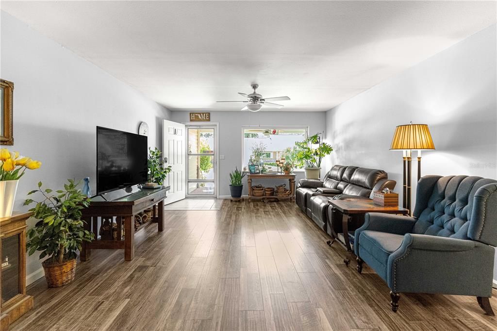 For Sale: $239,000 (2 beds, 2 baths, 1676 Square Feet)