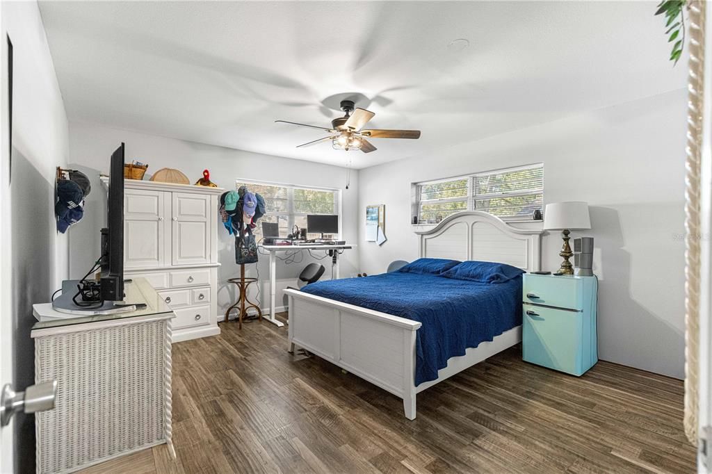 For Sale: $239,000 (2 beds, 2 baths, 1676 Square Feet)