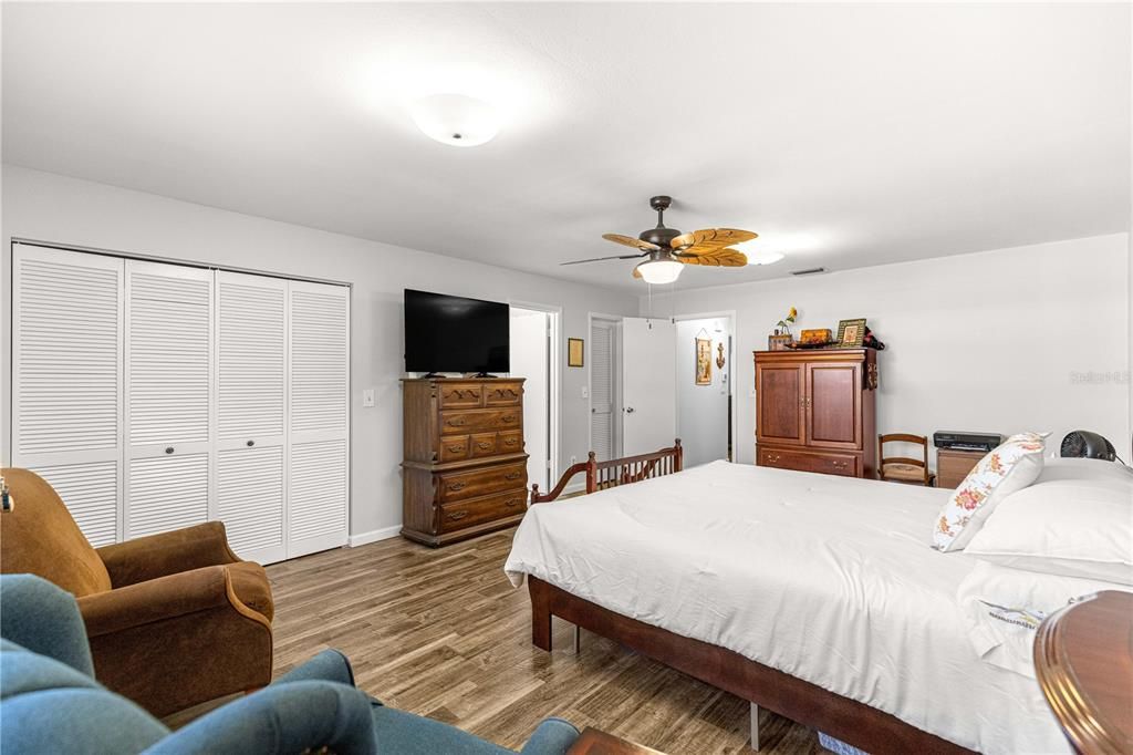 For Sale: $239,000 (2 beds, 2 baths, 1676 Square Feet)