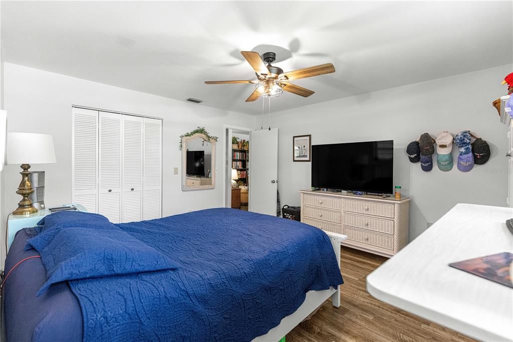 For Sale: $239,000 (2 beds, 2 baths, 1676 Square Feet)