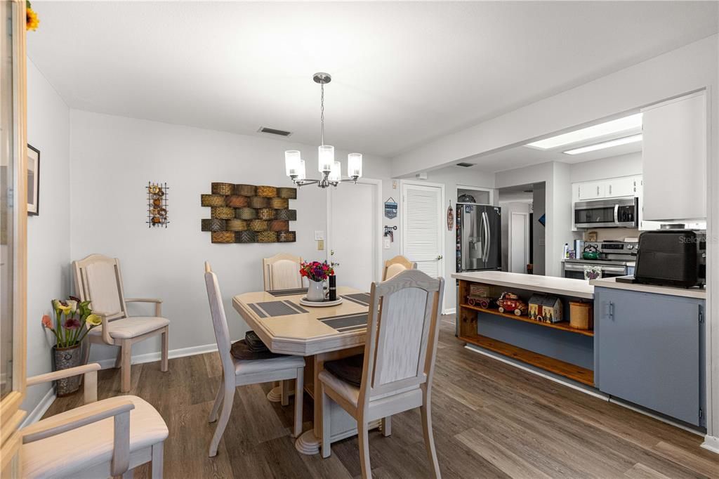 For Sale: $239,000 (2 beds, 2 baths, 1676 Square Feet)