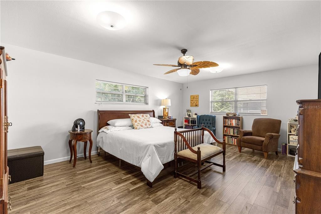 For Sale: $239,000 (2 beds, 2 baths, 1676 Square Feet)