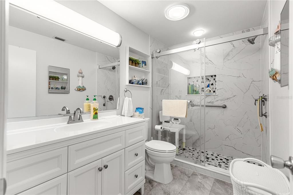 For Sale: $239,000 (2 beds, 2 baths, 1676 Square Feet)