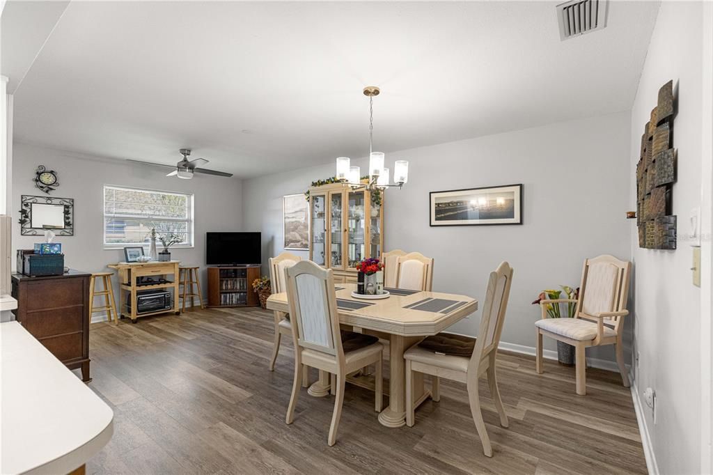 For Sale: $239,000 (2 beds, 2 baths, 1676 Square Feet)