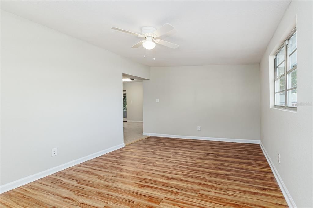 На продажу: $219,950 (3 спален, 1 ванн, 1129 Квадратных фут)