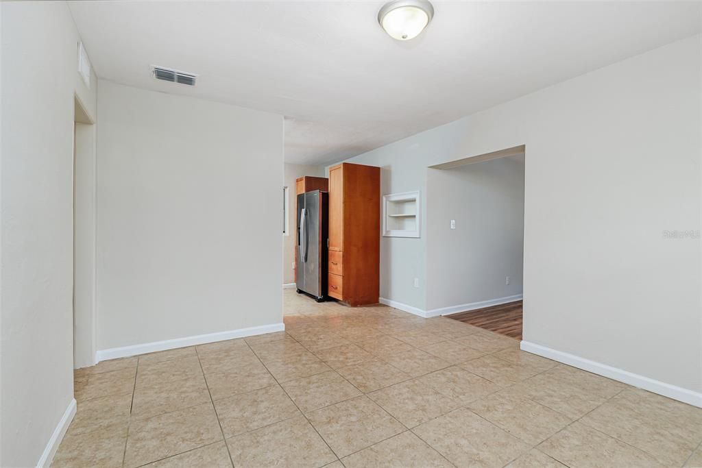 На продажу: $219,950 (3 спален, 1 ванн, 1129 Квадратных фут)