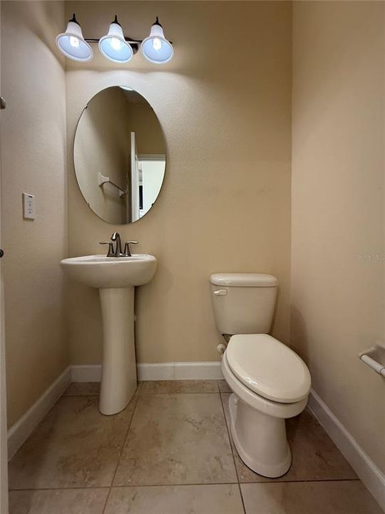 Active With Contract: $2,900 (3 beds, 2 baths, 1980 Square Feet)