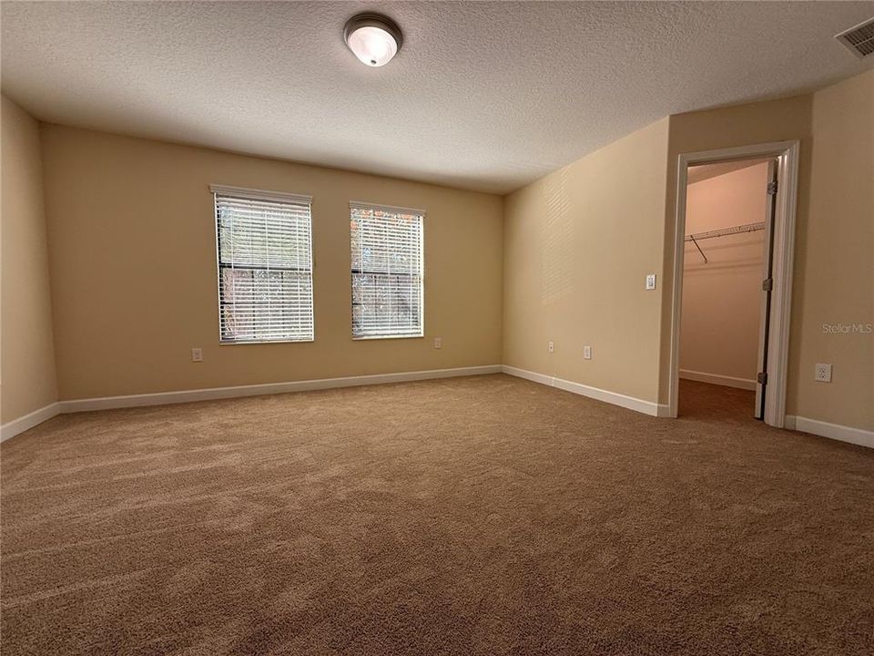 Active With Contract: $2,900 (3 beds, 2 baths, 1980 Square Feet)