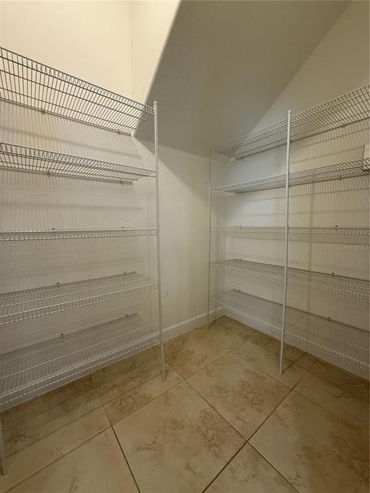 Active With Contract: $2,900 (3 beds, 2 baths, 1980 Square Feet)