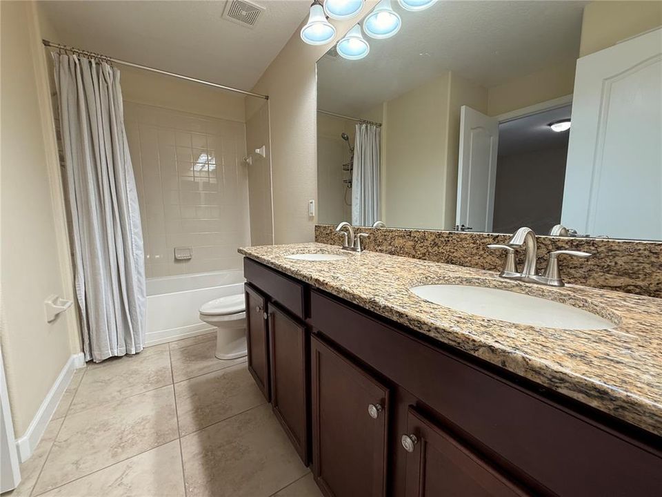 Active With Contract: $2,900 (3 beds, 2 baths, 1980 Square Feet)