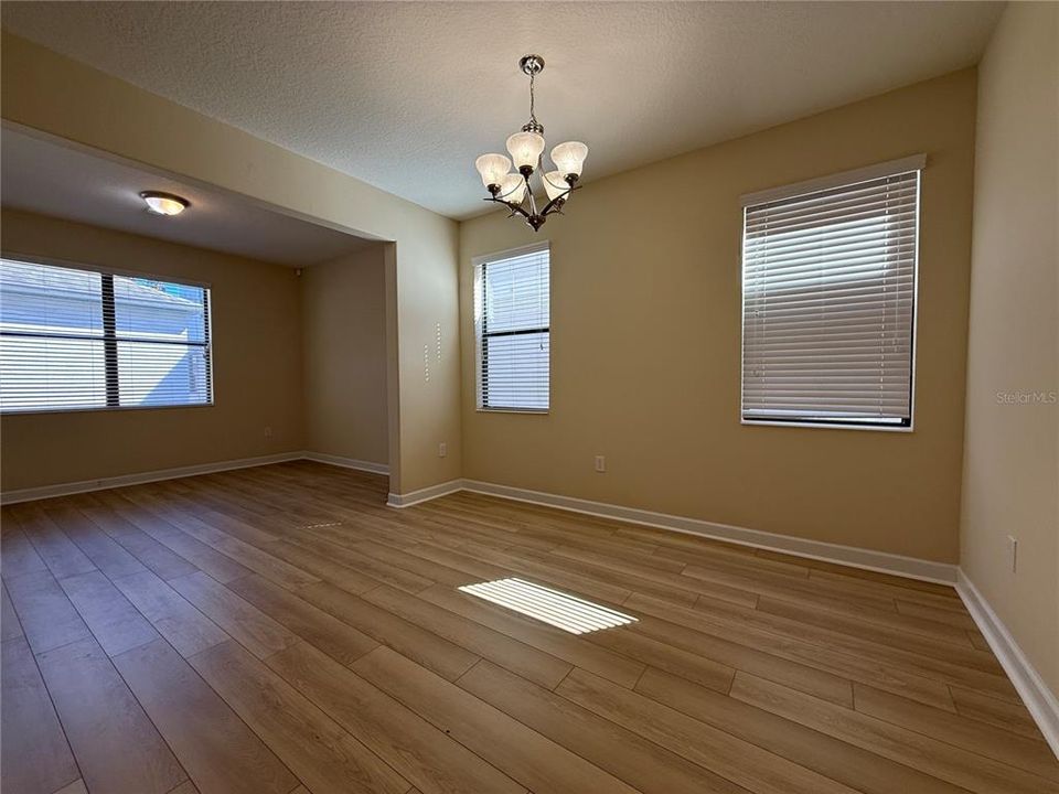 Active With Contract: $2,900 (3 beds, 2 baths, 1980 Square Feet)