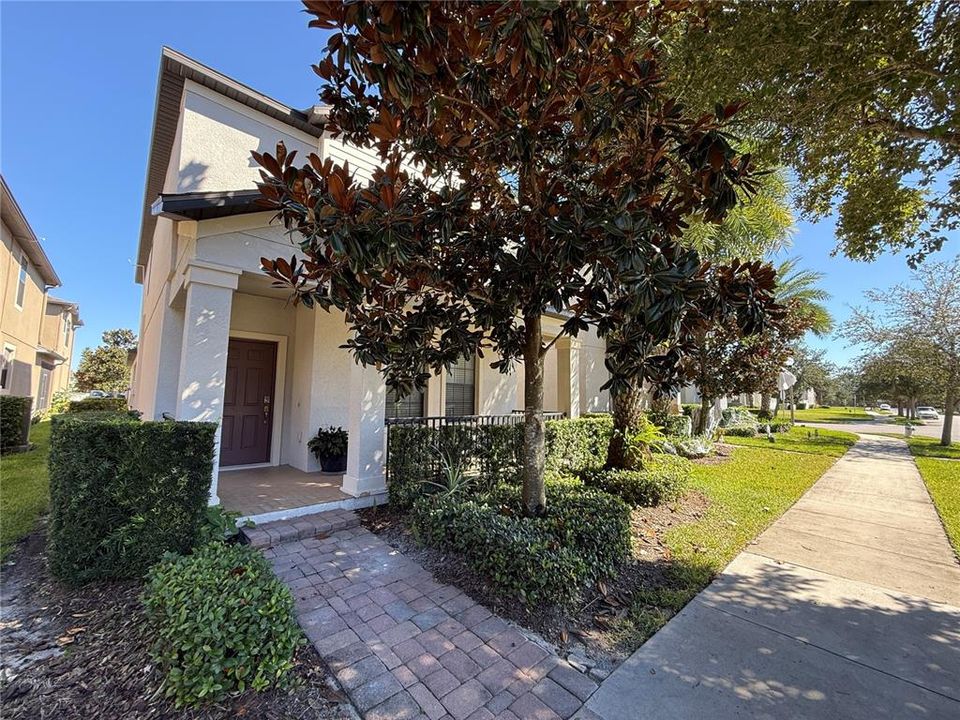 Active With Contract: $2,900 (3 beds, 2 baths, 1980 Square Feet)