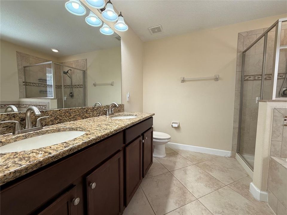 Active With Contract: $2,900 (3 beds, 2 baths, 1980 Square Feet)