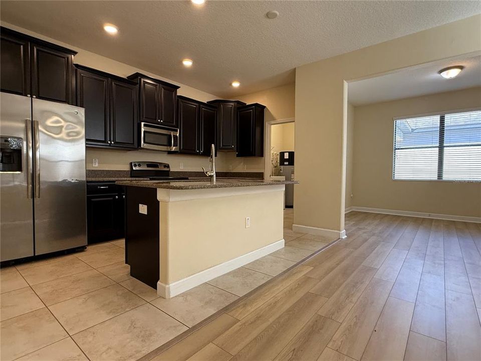 Active With Contract: $2,900 (3 beds, 2 baths, 1980 Square Feet)