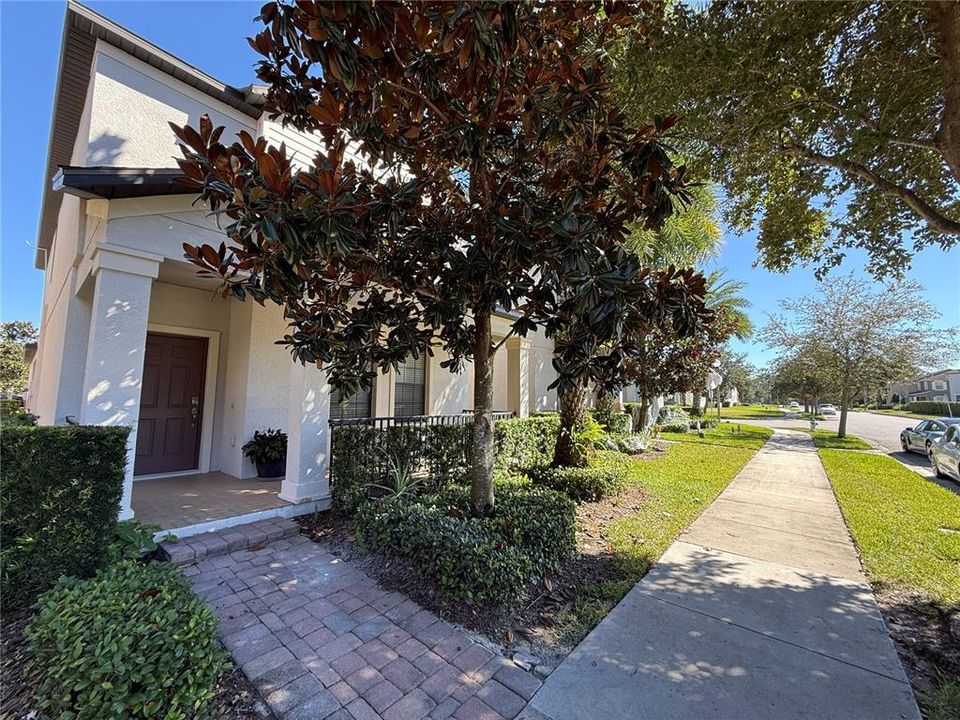 Active With Contract: $2,900 (3 beds, 2 baths, 1980 Square Feet)