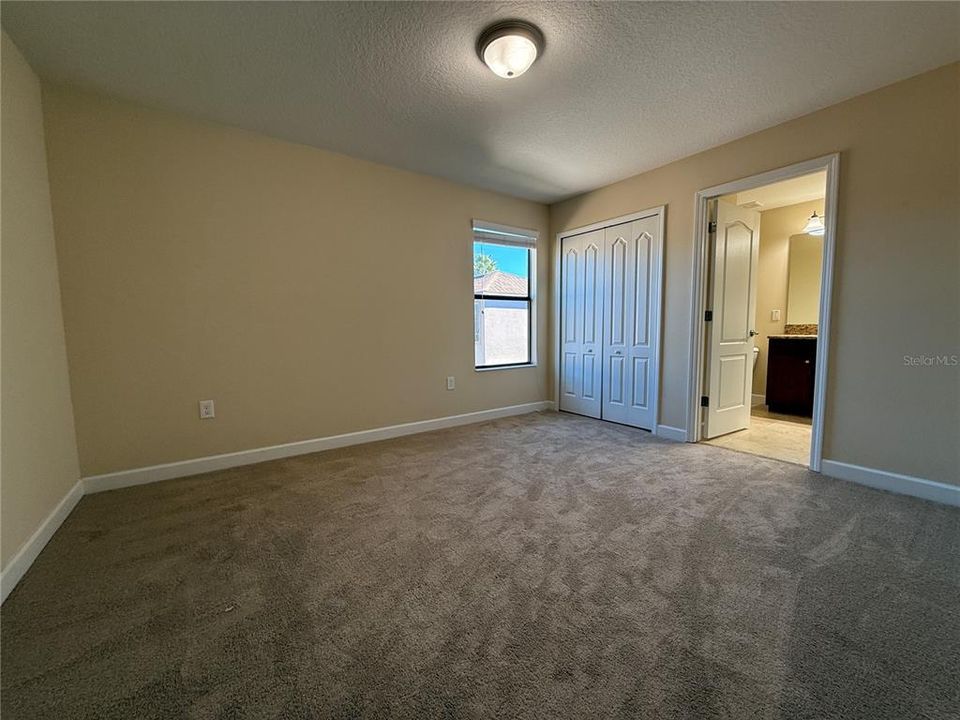 Active With Contract: $2,900 (3 beds, 2 baths, 1980 Square Feet)