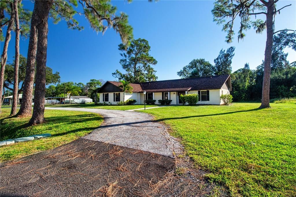 待售: $414,000 (3 贝兹, 3 浴室, 2085 平方英尺)