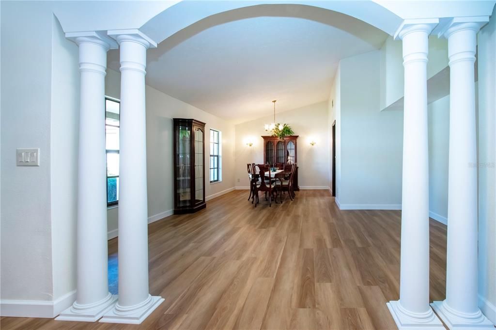 待售: $414,000 (3 贝兹, 3 浴室, 2085 平方英尺)