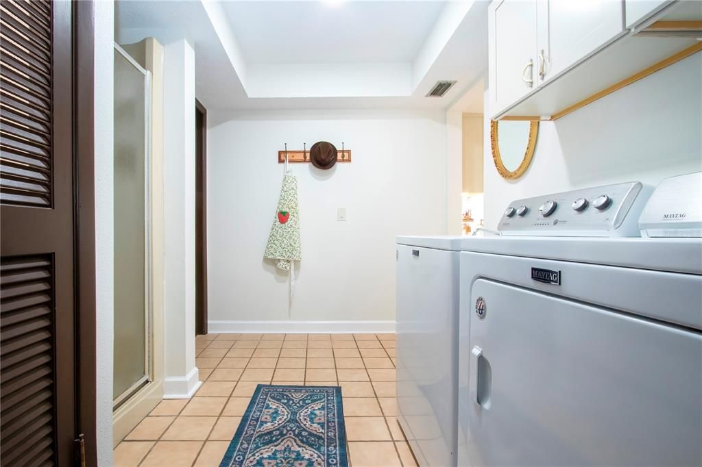 待售: $414,000 (3 贝兹, 3 浴室, 2085 平方英尺)