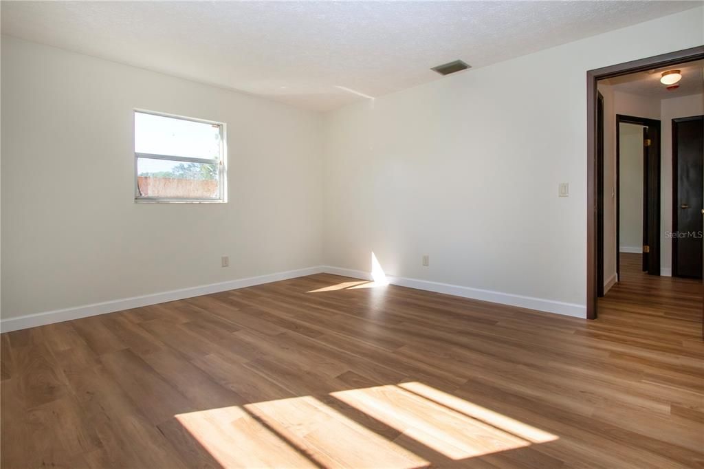 待售: $414,000 (3 贝兹, 3 浴室, 2085 平方英尺)