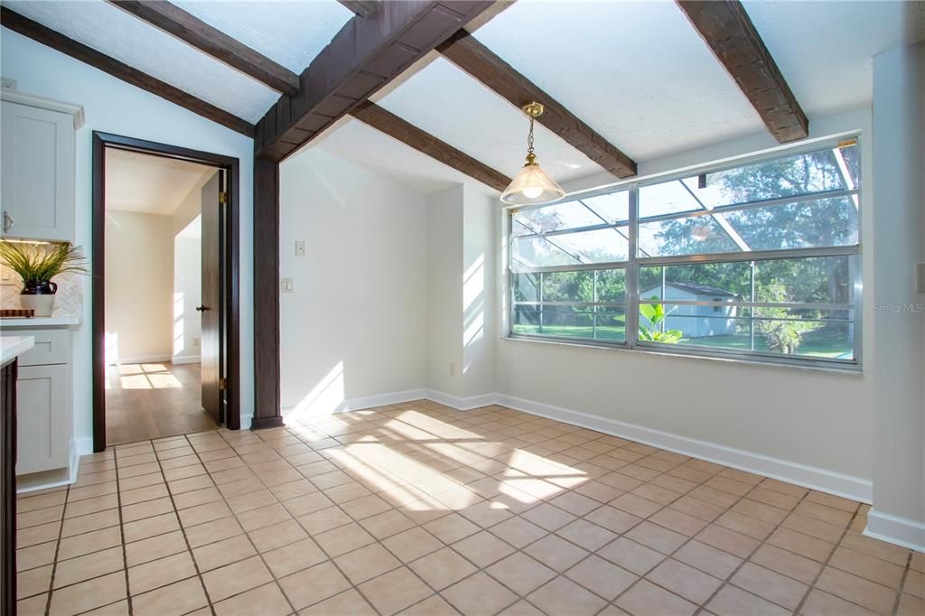 待售: $414,000 (3 贝兹, 3 浴室, 2085 平方英尺)