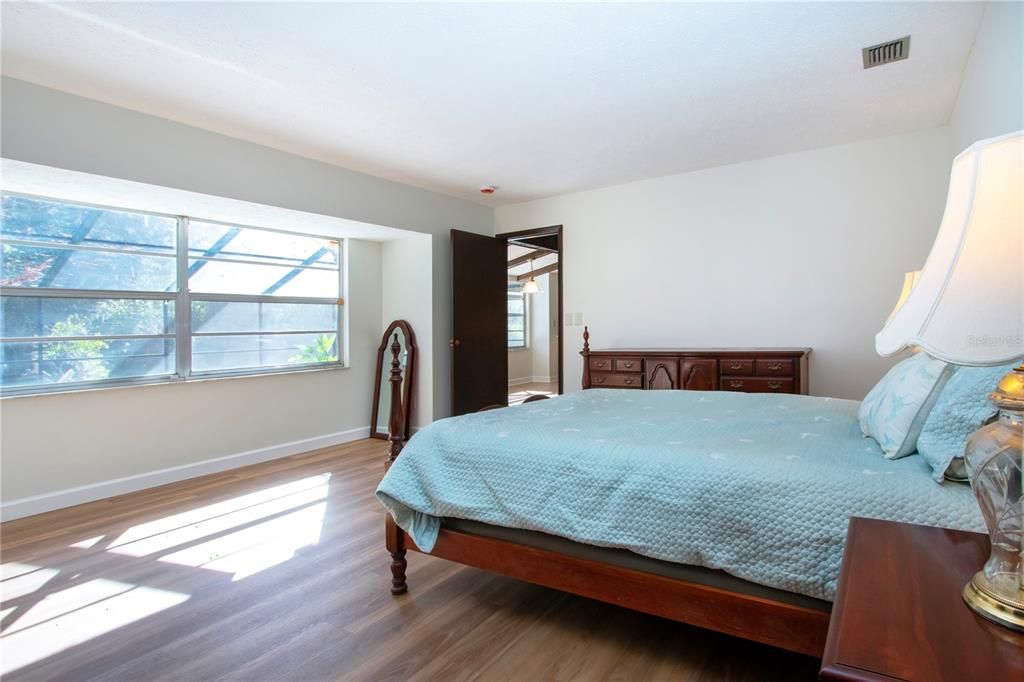 待售: $414,000 (3 贝兹, 3 浴室, 2085 平方英尺)