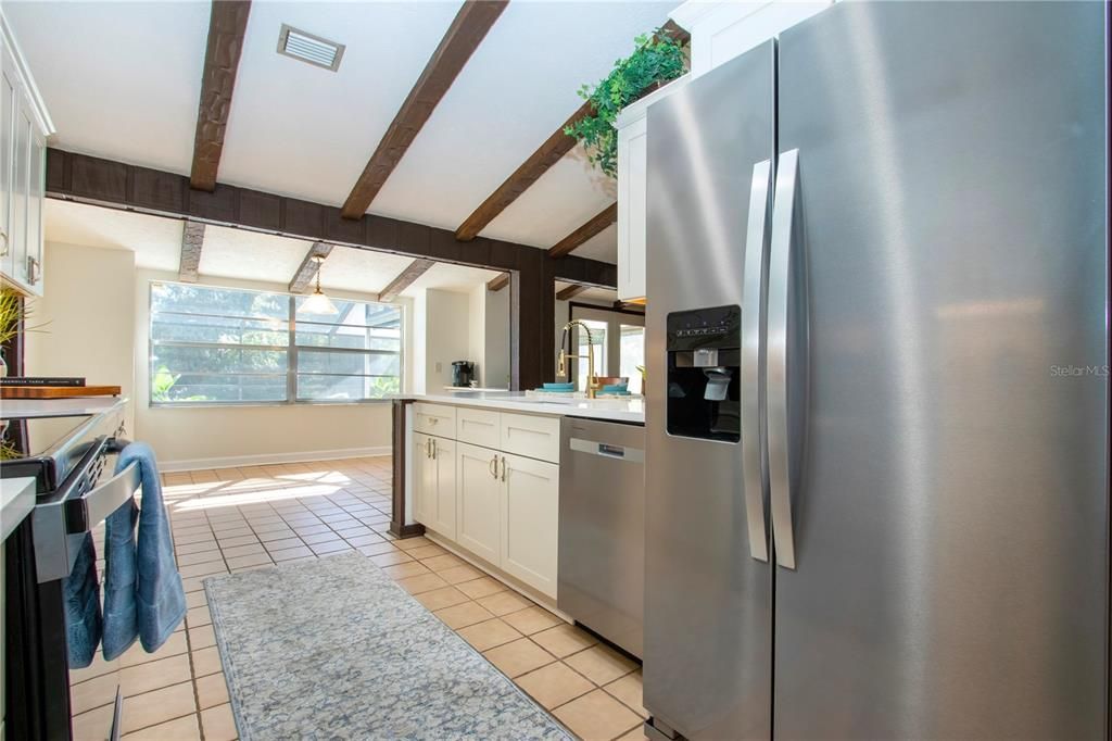 待售: $414,000 (3 贝兹, 3 浴室, 2085 平方英尺)