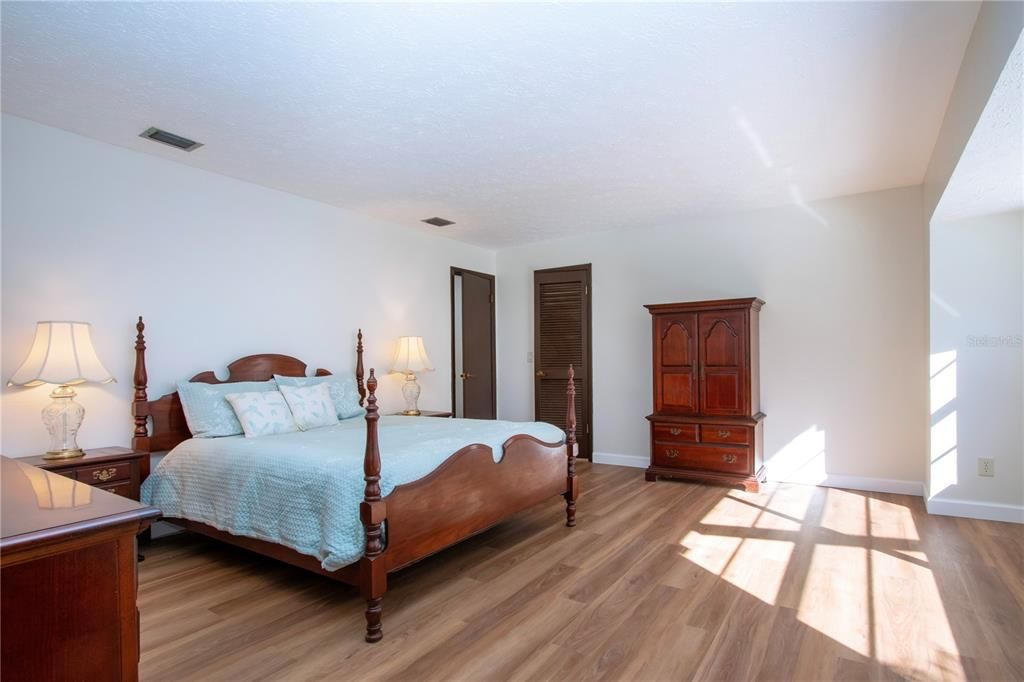 待售: $414,000 (3 贝兹, 3 浴室, 2085 平方英尺)