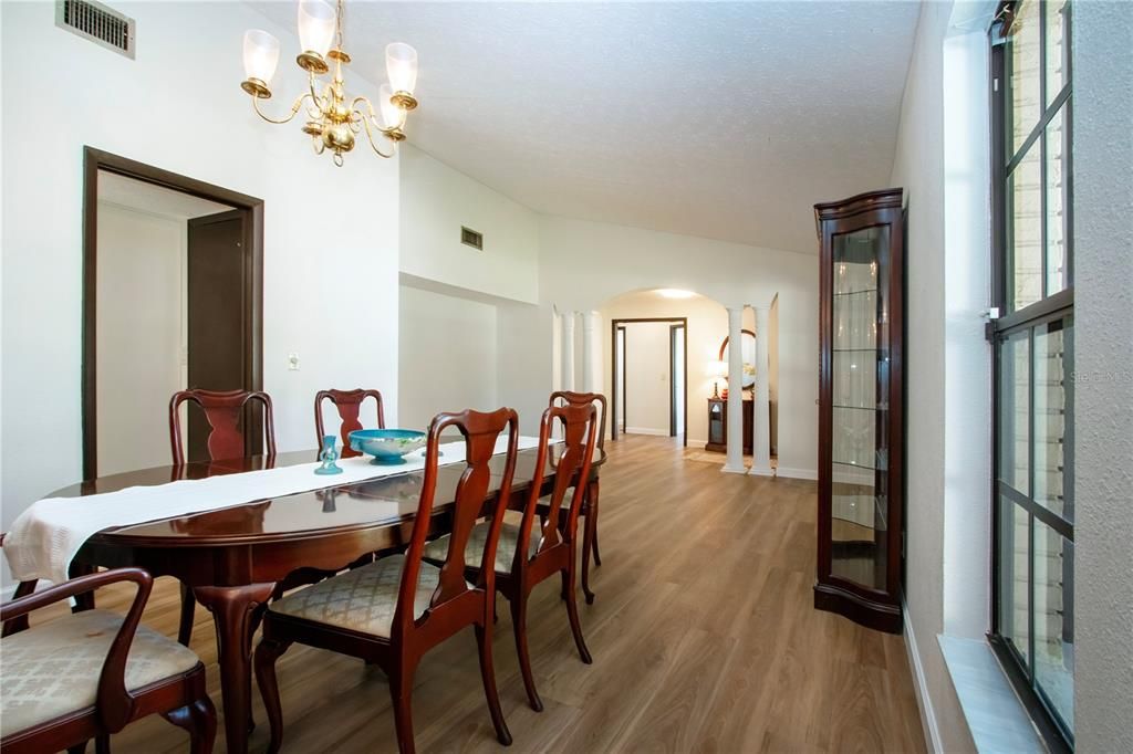 待售: $414,000 (3 贝兹, 3 浴室, 2085 平方英尺)