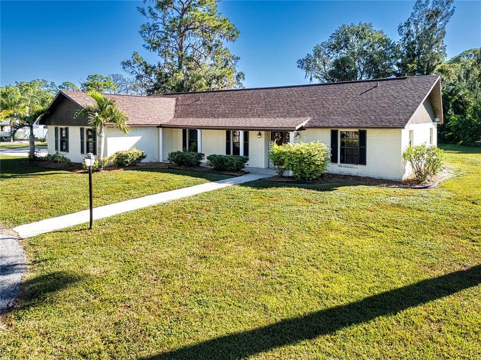 待售: $414,000 (3 贝兹, 3 浴室, 2085 平方英尺)