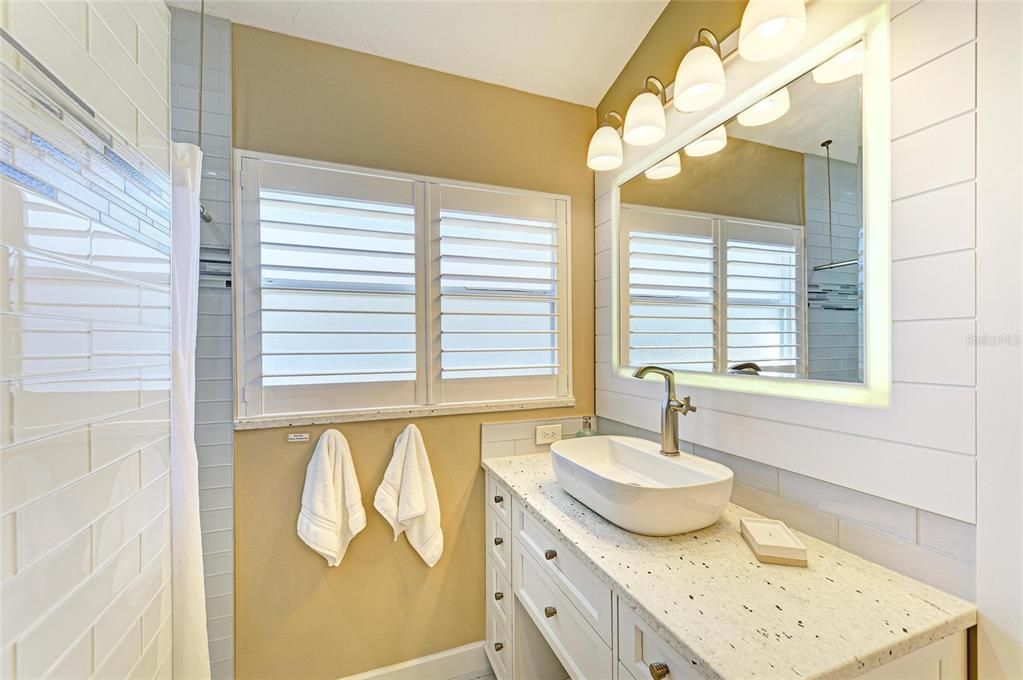 Activo con contrato: $450,000 (3 camas, 2 baños, 1657 Pies cuadrados)