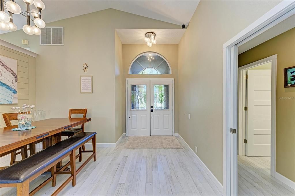 Activo con contrato: $450,000 (3 camas, 2 baños, 1657 Pies cuadrados)