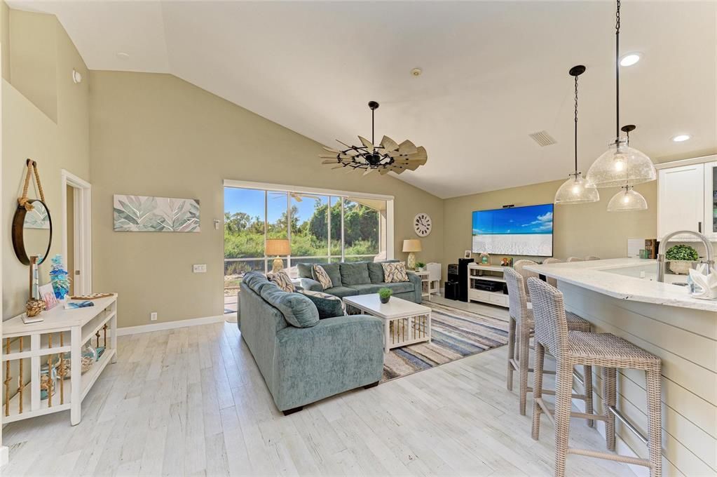 Activo con contrato: $450,000 (3 camas, 2 baños, 1657 Pies cuadrados)