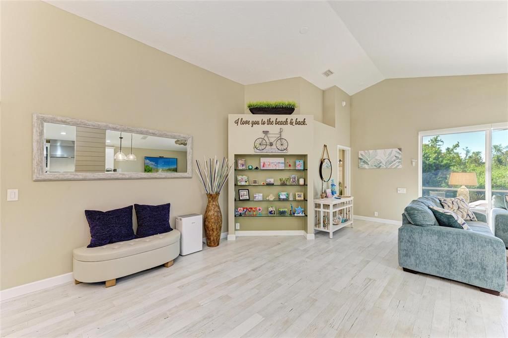 Activo con contrato: $450,000 (3 camas, 2 baños, 1657 Pies cuadrados)