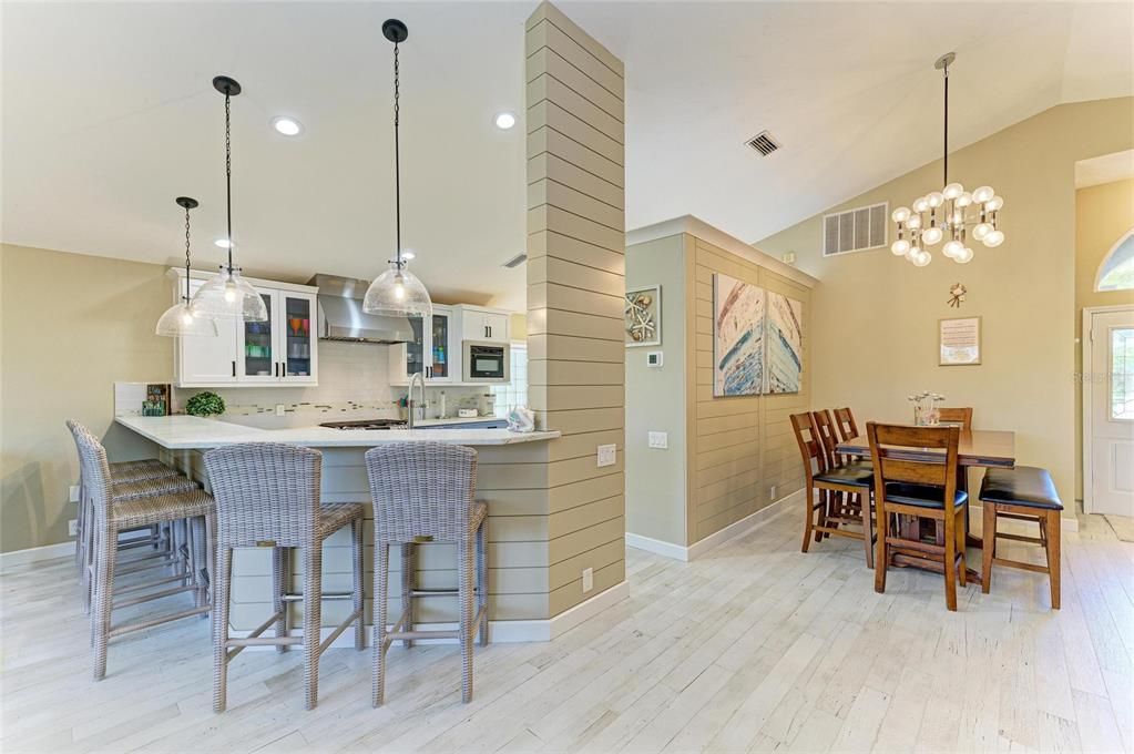 Activo con contrato: $450,000 (3 camas, 2 baños, 1657 Pies cuadrados)